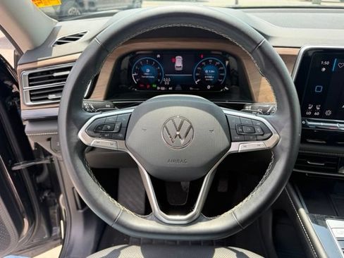 Used 2024 Volkswagen Atlas SE AWD/4WD image 22