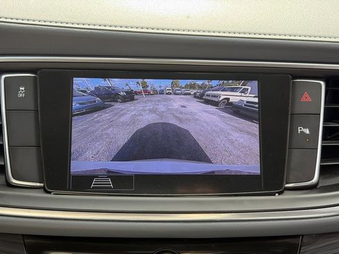 Used 2020 Buick Enclave Essence image 21