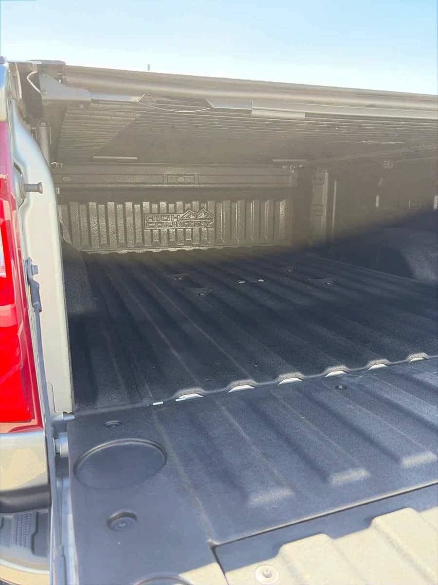 Used 2024 Chevrolet Silverado 2500 High Country w/ High Country Premium Package AWD/4WD image 17
