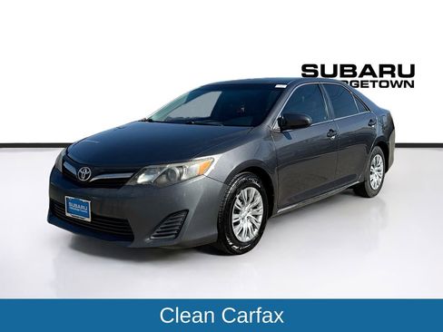 Used 2013 Toyota Camry LE image 3
