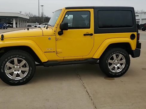 Used 2015 Jeep Wrangler Sahara image 5