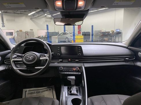 Used 2023 Hyundai Elantra SEL image 20