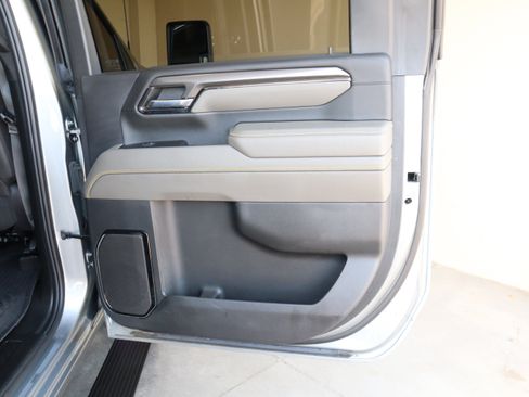 Used 2024 Chevrolet Silverado 2500 ZR2 w/ Technology Package AWD/4WD image 46