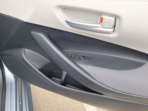 Used 2021 Toyota Corolla LE image 34