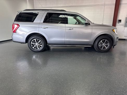 Used 2020 Ford Expedition XLT w/ Equipment Group 202A image 3