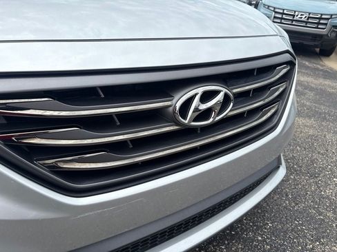 Used 2016 Hyundai Sonata Limited w/ Option Group 04 FWD image 5