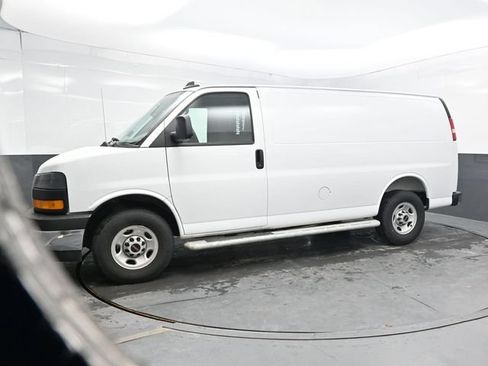 Used 2025 GMC Savana 2500 w/ Driver Convenience Package RWD image 3