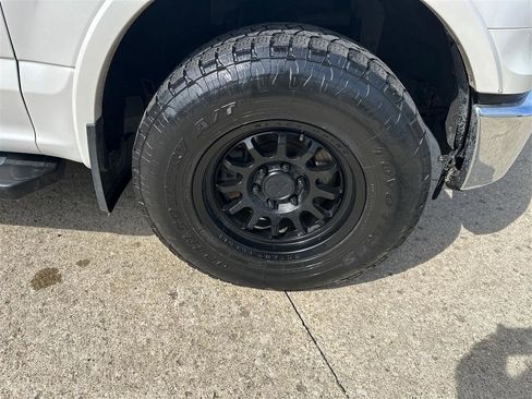 Used 2015 Ford F150 Lariat w/ Equipment Group 502A Luxury image 27