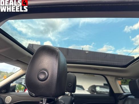 Used 2019 Land Rover Range Rover Evoque HSE AWD/4WD image 21