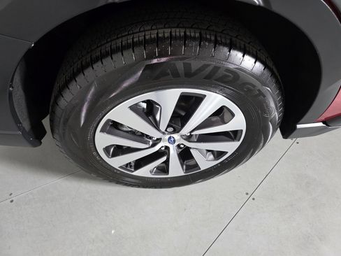 Certified 2025 Subaru Outback Premium w/ Popular Package #1A AWD/4WD image 10