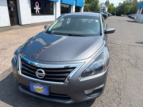 Used 2015 Nissan Altima 2.5 S w/ Power Driver Seat Package FWD image 2