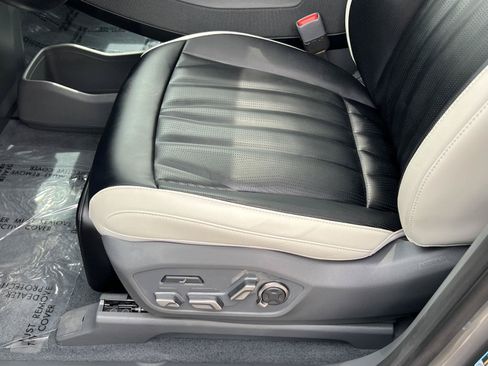 Used 2025 Kia EV9 GT-Line AWD/4WD image 31