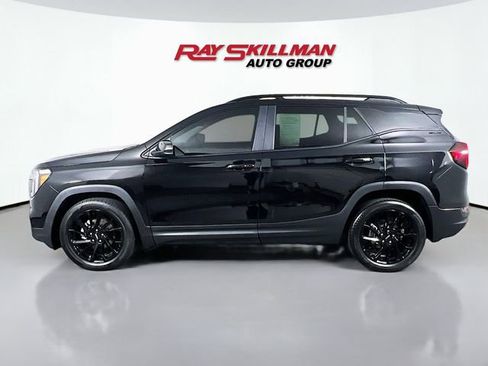 Used 2023 GMC Terrain SLE w/ Driver Convenience Package FWD image 4