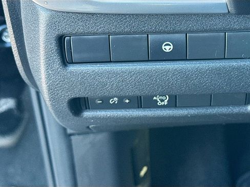 Used 2023 Nissan Rogue SV image 22