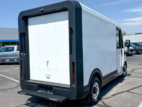 New 2026 Chevrolet Brightdrop 400 w/ Battery Pack, Max Range AWD/4WD image 6