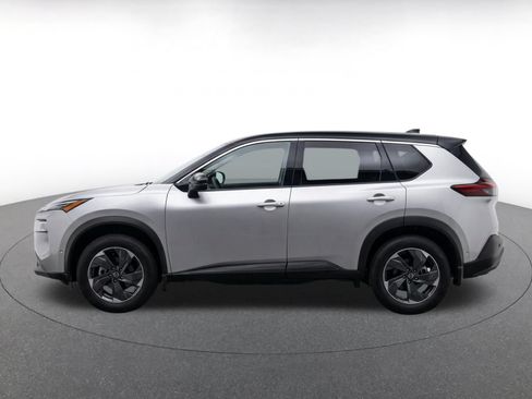 Used 2025 Nissan Rogue SV AWD/4WD image 4