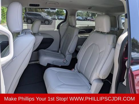 Certified 2018 Chrysler Pacifica Touring-L Plus w/ Advanced Safetytec Group FWD image 12