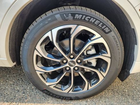 New 2026 Lincoln Nautilus Reserve AWD/4WD image 18