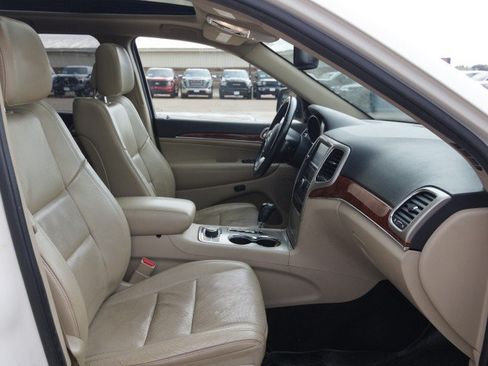 Used 2012 Jeep Grand Cherokee Limited w/ Luxury Group II AWD/4WD image 35