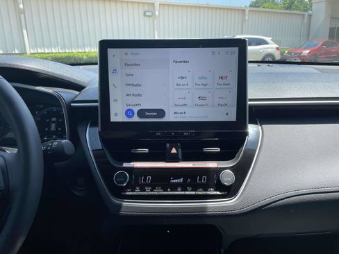 Used 2026 Toyota Corolla Cross XLE FWD image 21