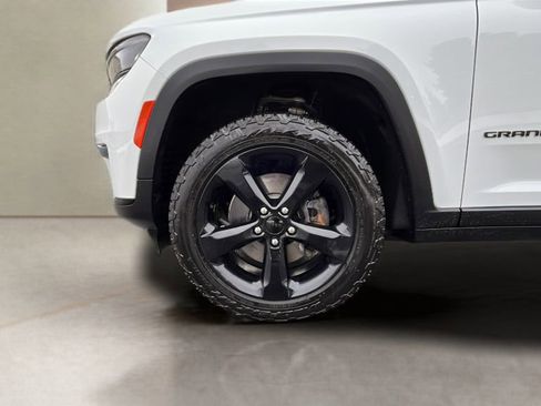 Used 2022 Jeep Grand Cherokee L Laredo image 19