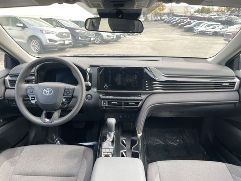 Used 2025 Toyota Camry LE image 32