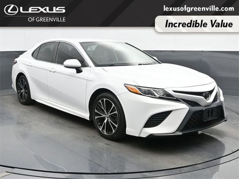 Used 2019 Toyota Camry SE image 2