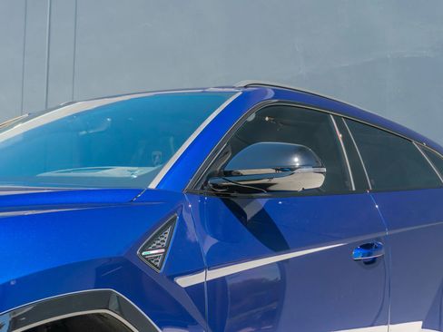 Used 2021 Lamborghini Urus AWD/4WD image 28