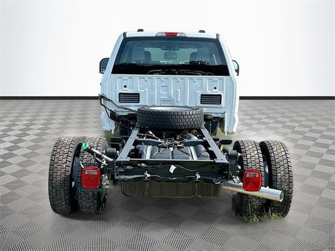 New 2025 Ford F550 4x4 Crew Cab image 5