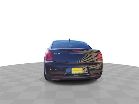 Used 2020 Chrysler 300 Touring w/ Sport Appearance Package image 7