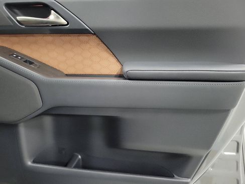 Used 2024 Lexus GX 550 image 15