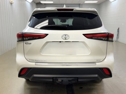 Used 2020 Toyota Highlander XLE image 6