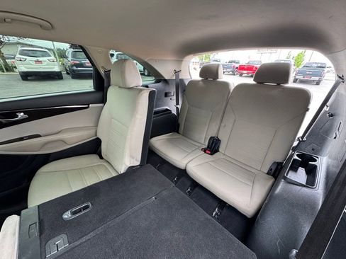 Used 2019 Kia Sorento FWD image 12