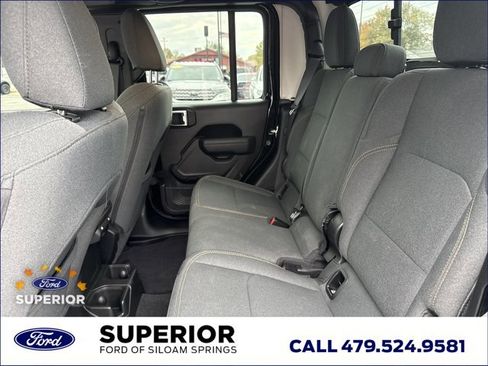 Used 2025 Jeep Gladiator Sport image 7