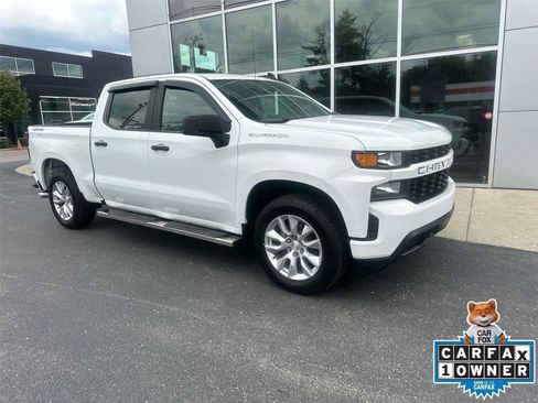 Used 2019 Chevrolet Silverado 1500 Custom w/ Custom Value Package AWD/4WD image 1