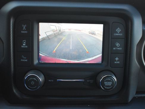 Used 2021 Jeep Wrangler Unlimited Sport image 25