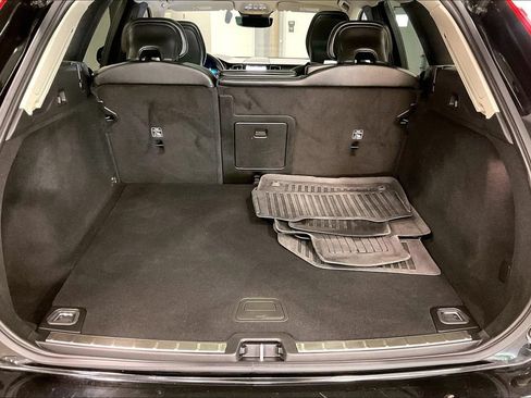Certified 2023 Volvo XC60 B5 Core w/ Climate Package AWD/4WD image 35
