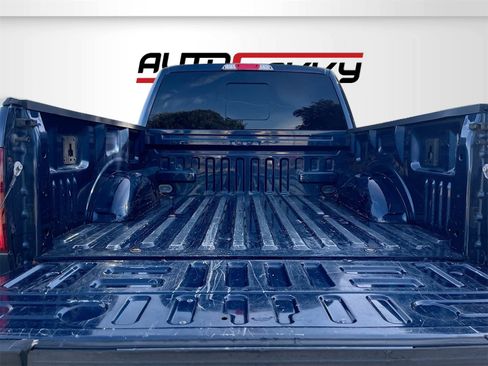 Used 2017 Ford F150 Platinum w/ Equipment Group 701A Luxury image 27