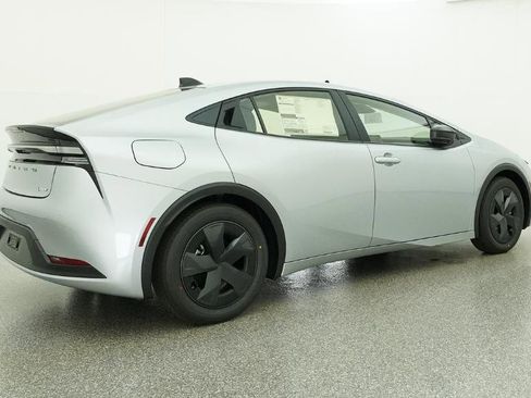 New 2026 Toyota Prius Plug-In Hybrid FWD image 28