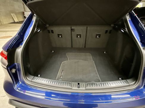 Used 2024 Porsche Macan Base image 30