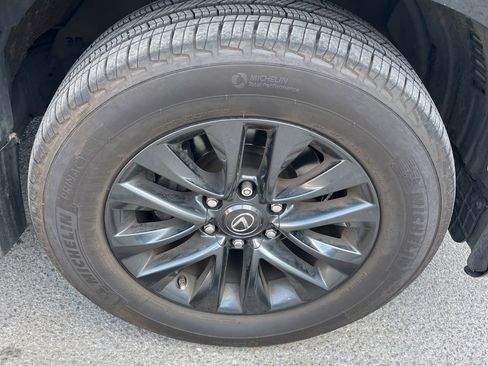 Used 2022 Lexus GX 460 Premium w/ Premium Package AWD/4WD image 18
