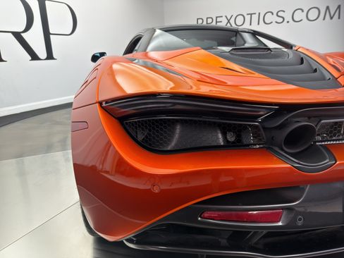 Used 2020 McLaren 720S Spider RWD image 22