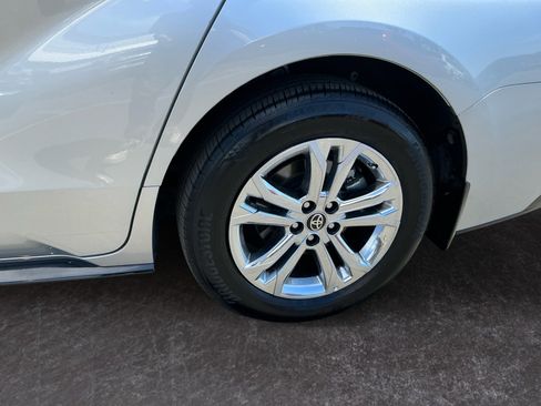 Used 2022 Toyota Sienna XSE AWD/4WD image 9