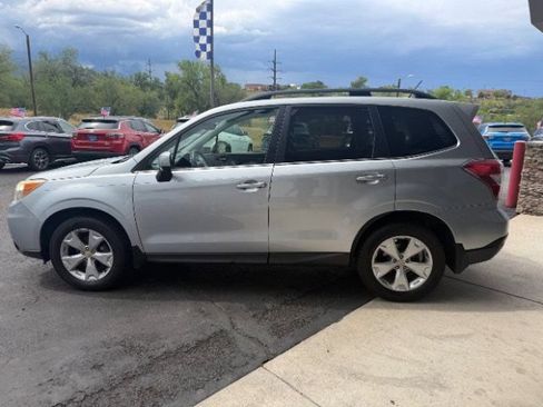 Used 2015 Subaru Forester 2.5i Limited AWD/4WD image 9