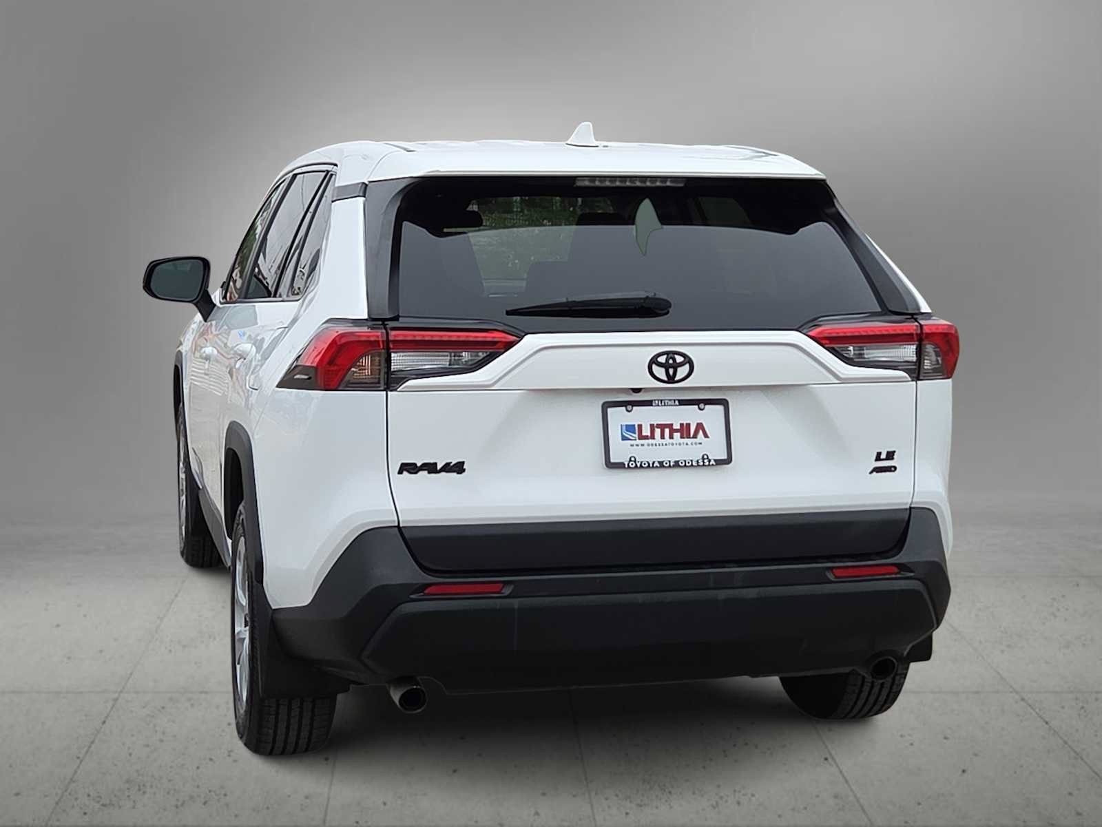 Used 2022 Toyota RAV4 LE AWD/4WD image 7