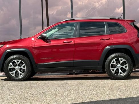 Used 2015 Jeep Cherokee Trailhawk AWD/4WD image 5