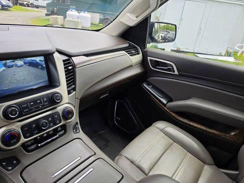 Used 2019 GMC Yukon XL Denali AWD/4WD image 24