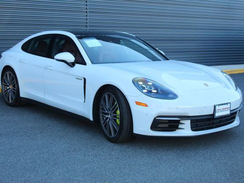 Used 2018 Porsche Panamera 4 image 10