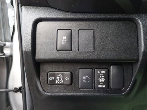 Used 2022 Toyota Tacoma TRD Off-Road image 19