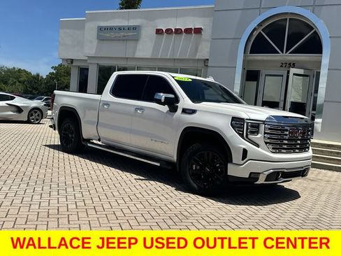 Used 2024 GMC Sierra 1500 Denali w/ Technology Package AWD/4WD image 2